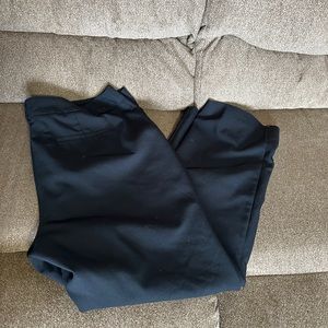Apt. 9 women’s black dress slacks size 14 petite.